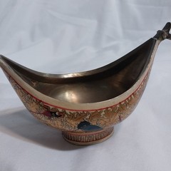 Antique 19th Century Hindi-Mughal Enameled Lacquer Kashkul «beggars» Bowl